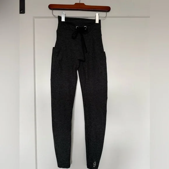 Bombshell Thrive Leggings with Pockets High Waist Gray XS - Picture 6 of 12